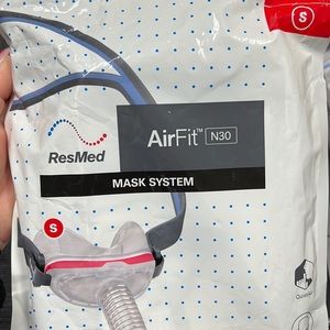 AirFit N30 Mask system complete with headgear size SMALL